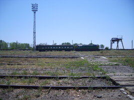 2007 Tren de calatori CFM in statia Falciu CFR.jpg