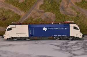 wlb_roco63674_4.jpg